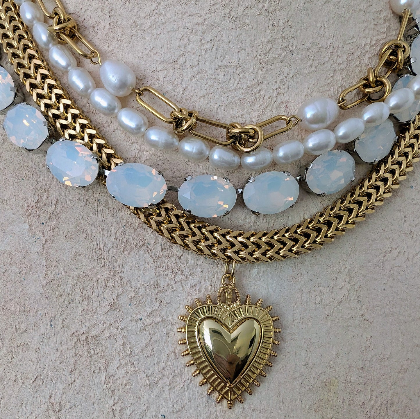 Chunky gold heart pendant