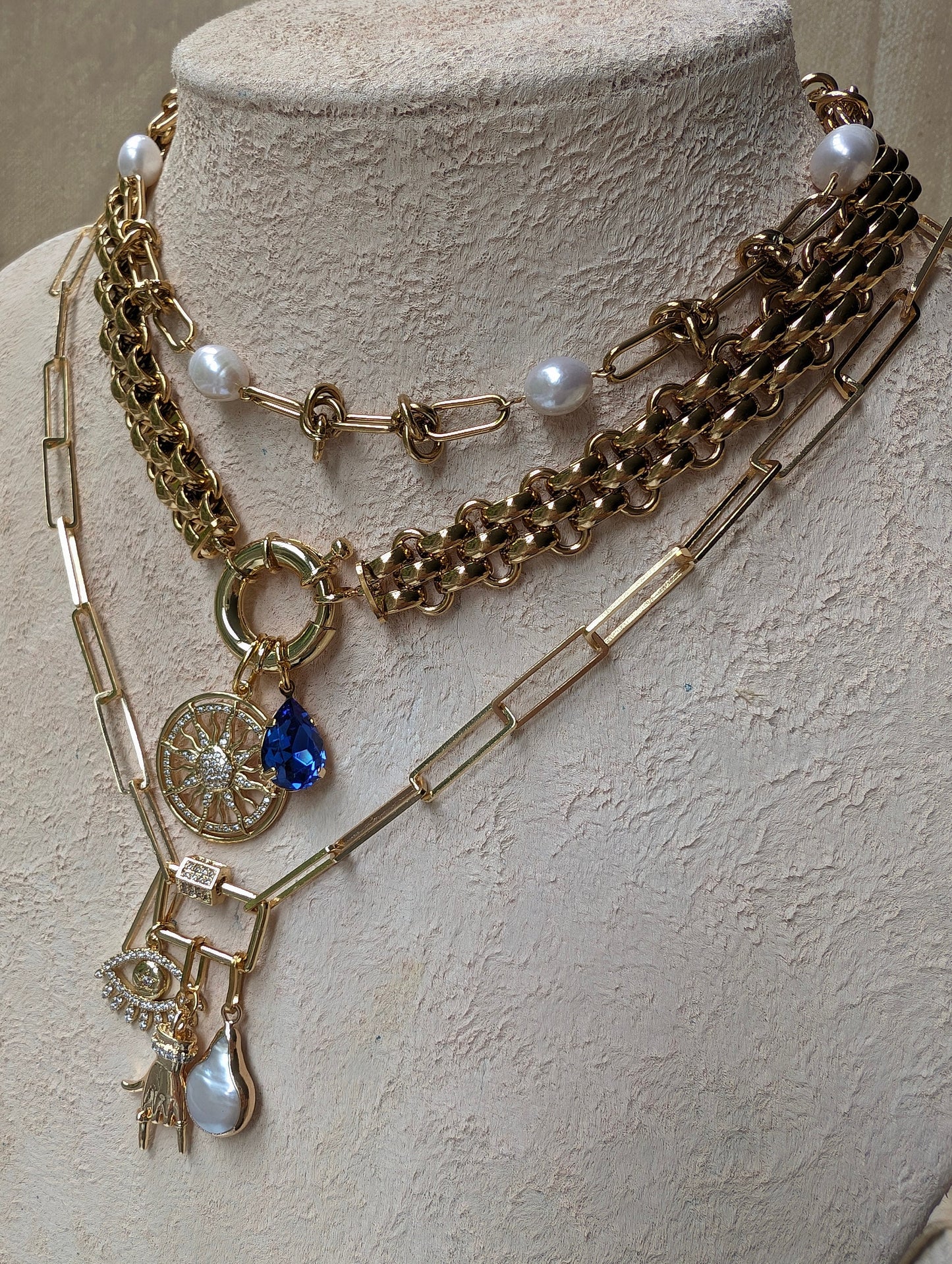 Unique Gold Choker with Sparkling Sapphire Charm