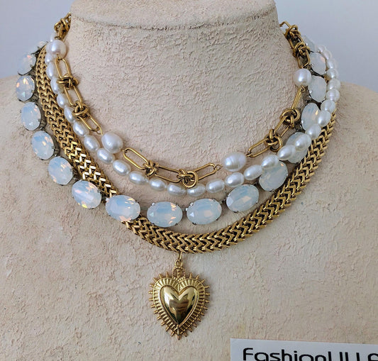 Chunky gold heart pendant